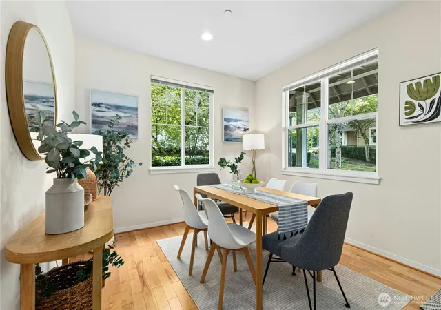 Photo 3 of Sale Pending at 1901 Ne Killian Ln, Issaquah, WA 98029 | MLS# NWM2568331 | Listing updated on 2026-09-21