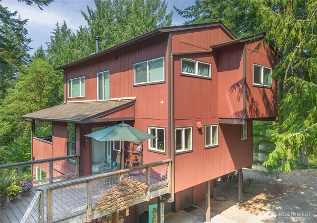 Photo 2 of Single family home for sale at 2237 Ivy St, Port Townsend, WA 98368 | MLS# NWM2568333 | Listing updated on 2026-09-29