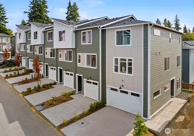 Photo 1 of Townhouse for sale at 16823 Alder Way #M8, Lynnwood, WA 98037 | MLS# NWM2568342 | Listing updated on 2026-10-02