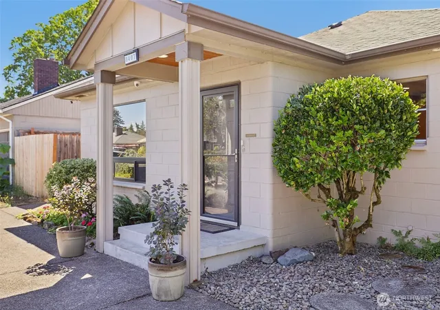 Photo 3 of Sale Pending at 8407 Mt Olympus Ave, Vancouver, WA 98664 | MLS# NWM2568360 | Listing updated on 2026-09-25