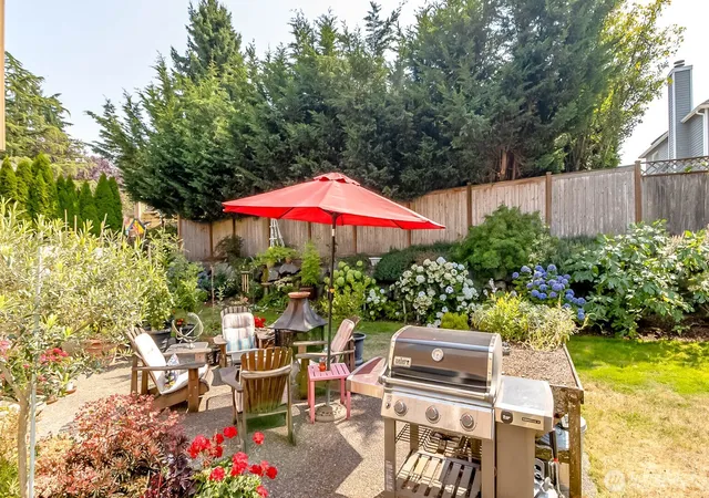 Photo 4 of Sale Pending at 12523 NE 164th Street, Woodinville, WA 98072 | MLS# NWM2568373 | Listing updated on 2026-09-25