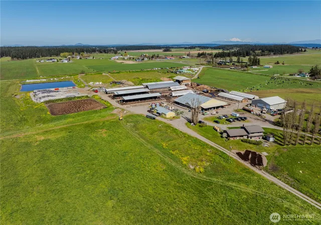 Photo 4 of Single family home for sale at 1240 Arnold Rd, Oak Harbor, WA 98277 | MLS# NWM2568383 | Listing updated on 2026-09-23