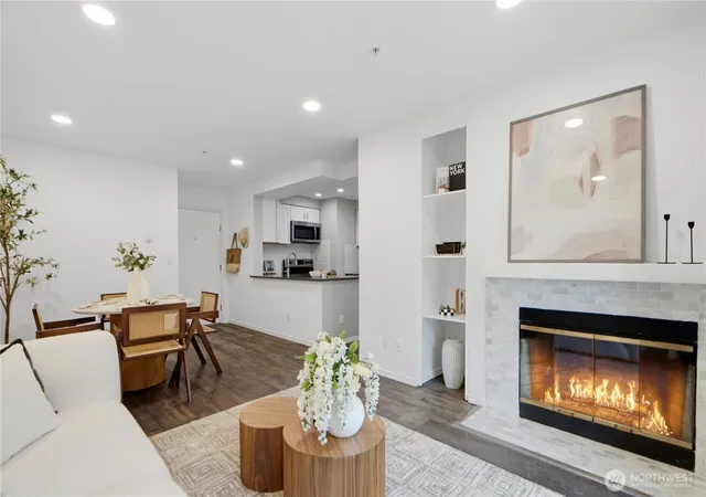 Photo 3 of Sale Pending at 769 Hayes St #201, Seattle, WA 98109 | MLS# NWM2568392 | Listing updated on 2026-09-27