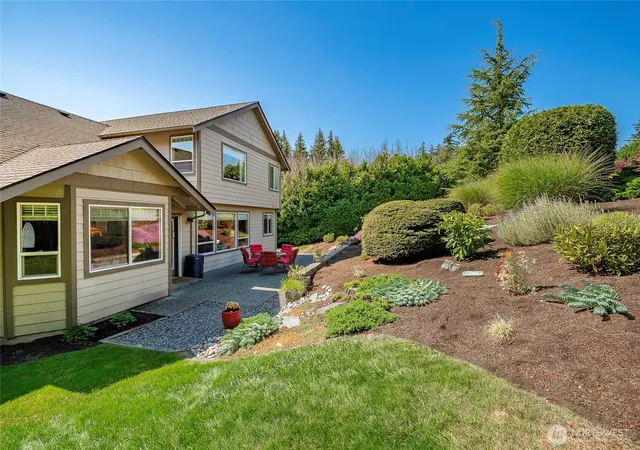 Photo 3 of Sale Pending at 2207 Teal Ct, Bellingham, WA 98229 | MLS# NWM2568398 | Listing updated on 2026-09-29