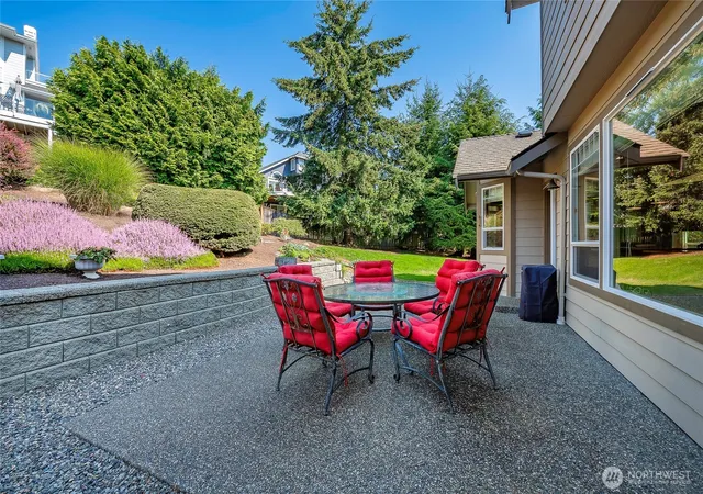 Photo 4 of Sale Pending at 2207 Teal Ct, Bellingham, WA 98229 | MLS# NWM2568398 | Listing updated on 2026-09-29