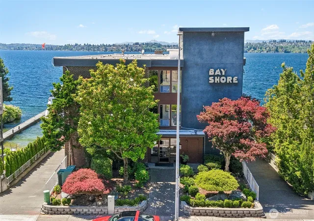 Photo 2 of Condo for sale at 6421 Lake Washington Blvd Ne #301, Kirkland, WA 98033 | MLS# NWM2568406 | Listing updated on 2026-09-23