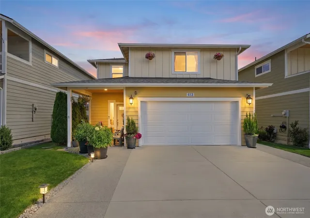 Photo 2 of Single family home for sale at 613 Stacey Pl, Sedro Woolley, WA 98284 | MLS# NWM2568451 | Listing updated on 2026-09-21