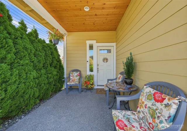 Photo 3 of Single family home for sale at 613 Stacey Pl, Sedro Woolley, WA 98284 | MLS# NWM2568451 | Listing updated on 2026-09-21