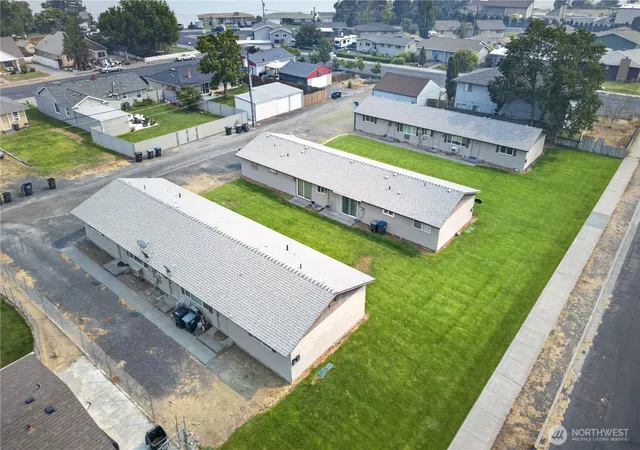 Multi family home for sale at 1133 1135 Cascade Ave, Moses Lake, WA 98837 | MLS# NWM2568454