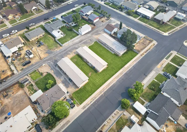 Photo 4 of House for sale at 1137 1139 Cascade Ave, Moses Lake, WA 98837 | MLS# NWM2568458 | Listing updated on 2026-09-23