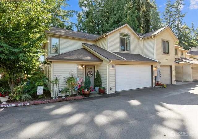 Photo 2 of Townhouse for sale at 20808 72nd Avenue W #3, Edmonds, WA 98026 | MLS# NWM2568478 | Listing updated on 2026-09-23