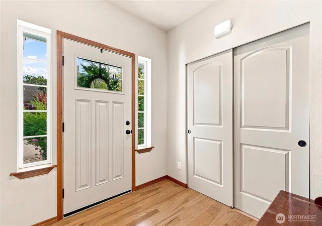 Photo 3 of Sale Pending at 2709 157th Place Sw, Lynnwood, WA 98087 | MLS# NWM2568486 | Listing updated on 2026-09-25