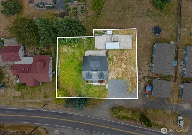 Photo 2 of Single family home for sale at 1215 Nw Kerron Ave, Winlock, WA 98596 | MLS# NWM2568487 | Listing updated on 2026-09-24