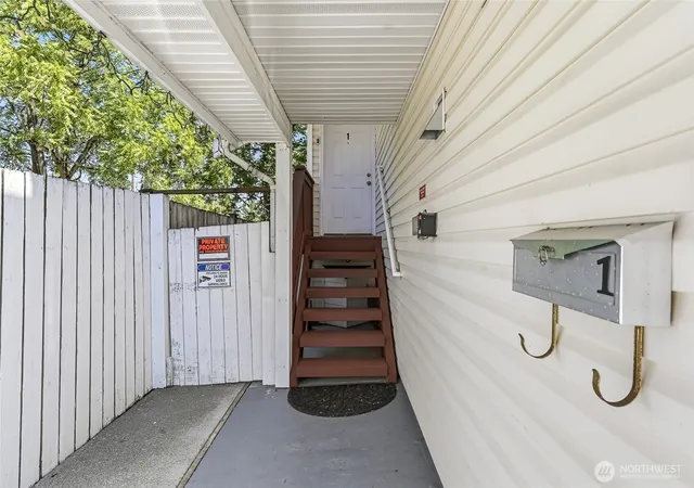Photo 3 of Townhouse for sale at 7009 42nd Avenue S #1, Seattle, WA 98118 | MLS# NWM2568496 | Listing updated on 2026-09-23