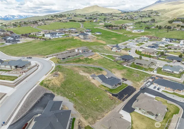 Photo 2 of Land for sale at 870 Autumn Crst Dr, Wenatchee, WA 98801 | MLS# NWM2568497 | Listing updated on 2026-09-23