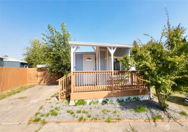 Photo 3 of Manufactured home for sale at 2392 Douglas Rd #4, Ferndale, WA 98248 | MLS# NWM2568505 | Listing updated on 2026-09-30