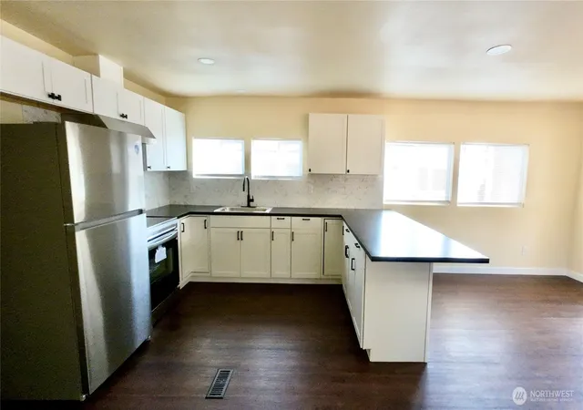 Photo 3 of Manufactured home for sale at 2392 Douglas Rd #4, Ferndale, WA 98248 | MLS# NWM2568505 | Listing updated on 2026-09-30