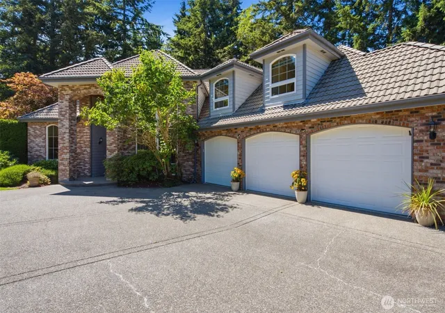 Photo 3 of Single family home for sale at 4606 Saddleback Dr Nw, Gig Harbor, WA 98332 | MLS# NWM2568507 | Listing updated on 2026-09-23