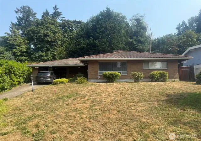 Photo 2 of Single family home for sale at 628 E Titus St, Kent, WA 98030 | MLS# NWM2568552 | Listing updated on 2026-09-29