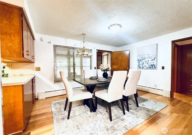 Photo 3 of Single family home for sale at 628 E Titus St, Kent, WA 98030 | MLS# NWM2568552 | Listing updated on 2026-09-29