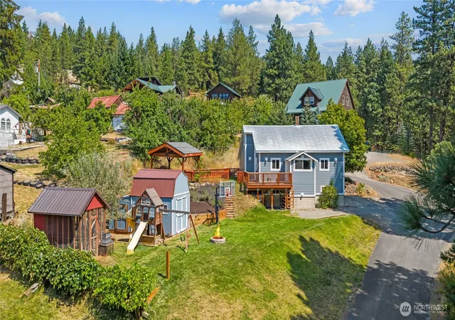 Photo 1 of Single family home for sale at 101 N D St, Roslyn, WA 98941 | MLS# NWM2568568 | Listing updated on 2026-09-23