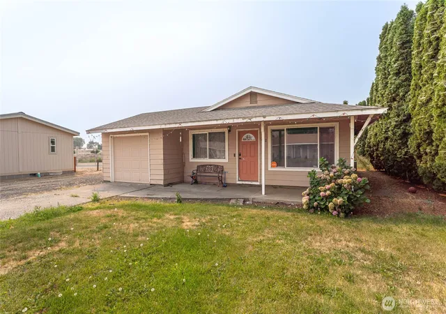 Photo 1 of Sale Pending at 222 M St Se, Quincy, WA 98848 | MLS# NWM2568578 | Listing updated on 2026-09-25