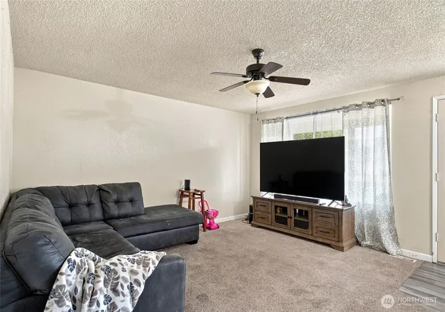 Photo 3 of Sale Pending at 222 M St SE, Quincy, WA 98848 | MLS# NWM2568578 | Listing updated on 2026-09-25