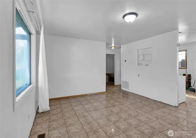 Photo 2 of Single family home for sale at 813 S Adams Ave, Warden, WA 98857 | MLS# NWM2568582 | Listing updated on 2026-09-25