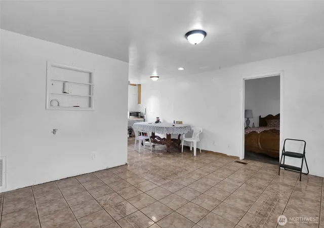 Photo 3 of Single family home for sale at 813 S Adams Ave, Warden, WA 98857 | MLS# NWM2568582 | Listing updated on 2026-09-25