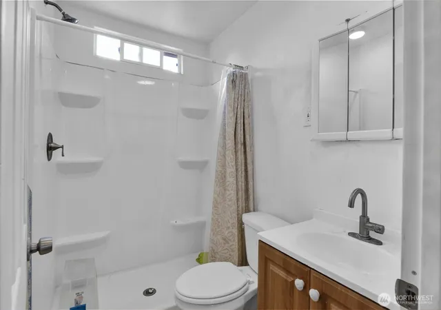Photo 3 of Single family home for sale at 813 S Adams Ave, Warden, WA 98857 | MLS# NWM2568582 | Listing updated on 2026-09-25