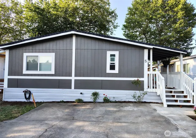 Photo 2 of Manufactured home for sale at 22111 108th Avenue Se #5, Kent, WA 98031 | MLS# NWM2568584 | Listing updated on 2026-09-23