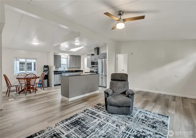Photo 4 of Manufactured home for sale at 22111 108th Avenue SE #5, Kent, WA 98031 | MLS# NWM2568584 | Listing updated on 2026-09-23