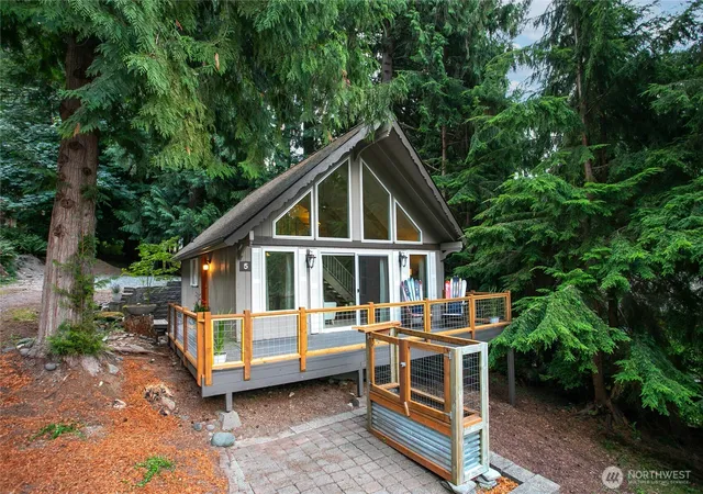 Photo 1 of Sale Pending at 5 Misty Ridge Ct, Bellingham, WA 98229 | MLS# NWM2568586 | Listing updated on 2026-09-25