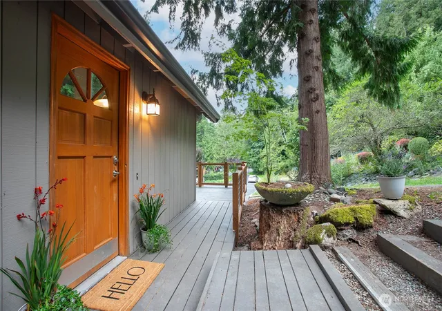 Photo 3 of Sale Pending at 5 Misty Ridge Ct, Bellingham, WA 98229 | MLS# NWM2568586 | Listing updated on 2026-09-25