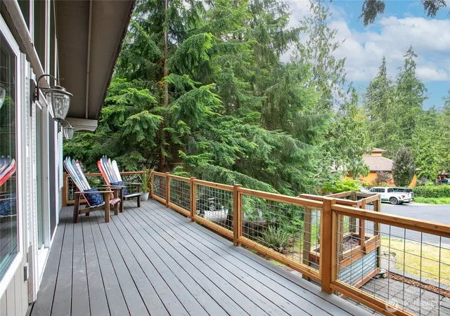 Photo 3 of Sale Pending at 5 Misty Ridge Ct, Bellingham, WA 98229 | MLS# NWM2568586 | Listing updated on 2026-09-25