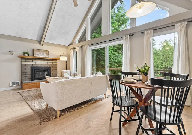 Photo 4 of Sale Pending at 5 Misty Ridge Ct, Bellingham, WA 98229 | MLS# NWM2568586 | Listing updated on 2026-09-25
