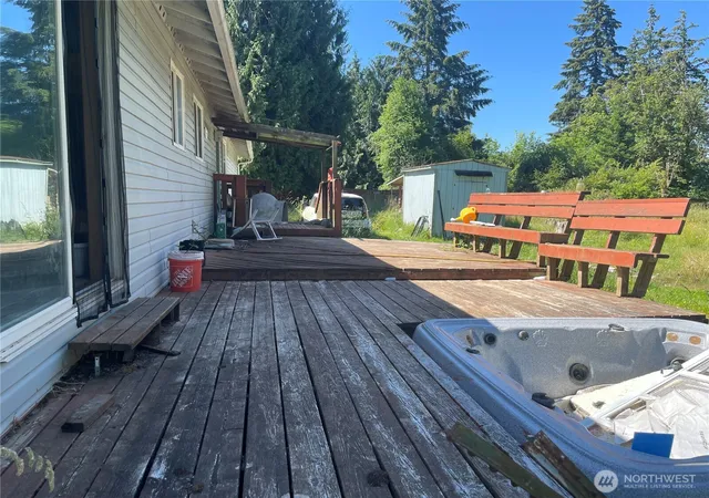 Photo 4 of Sale Pending at 300 Cedar Ct, Winlock, WA 98596 | MLS# NWM2568627 | Listing updated on 2026-09-03