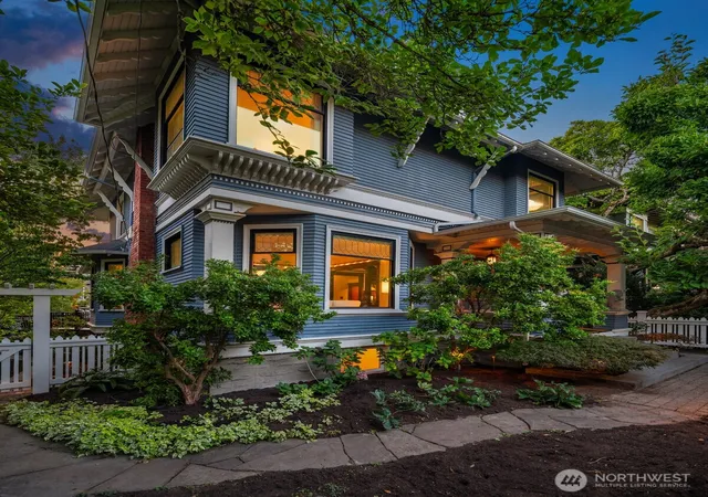 Photo 1 of Sale Pending at 723 12th Ave E, Seattle, WA 98102 | MLS# NWM2568632 | Listing updated on 2026-09-22