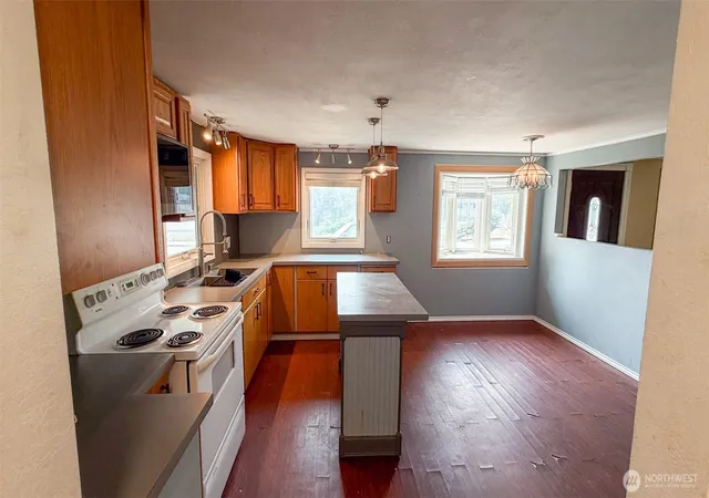Photo 4 of Single family home for sale at 1123 Central Ave, Oroville, WA 98844 | MLS# NWM2568635 | Listing updated on 2026-09-23
