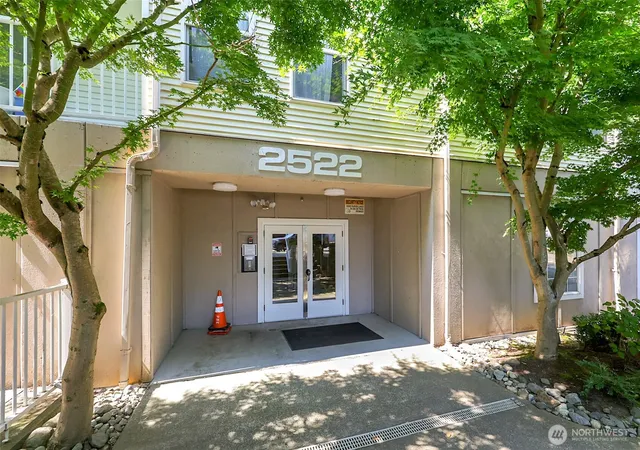 Photo 3 of Condo for sale at 2522 Rucker Ave #303, Everett, WA 98201 | MLS# NWM2568637 | Listing updated on 2026-09-20