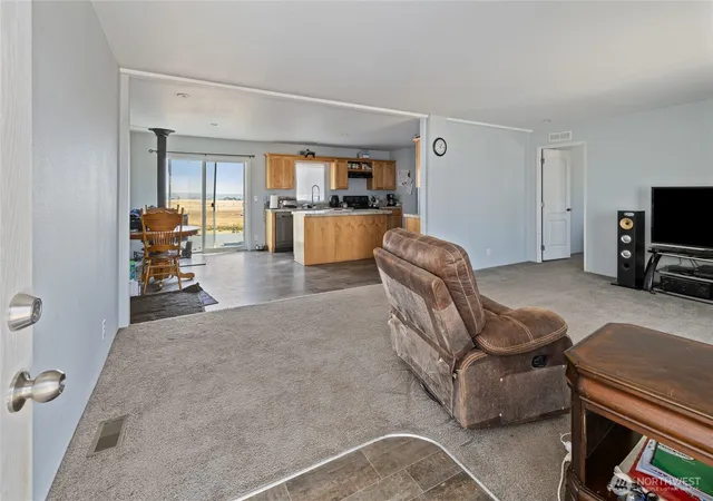 Photo 2 of Manufactured home for sale at 7560 Lower Green Cyn Rd, Ellensburg, WA 98926 | MLS# NWM2568641 | Listing updated on 2026-09-23