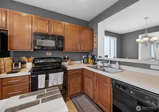Photo 4 of Townhouse for sale at 402 126th Place SE #A, Everett, WA 98208 | MLS# NWM2568654 | Listing updated on 2026-09-23