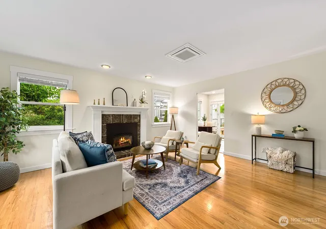 Photo 3 of Single family home for sale at 16026 16th Avenue SW, Burien, WA 98166 | MLS# NWM2568657 | Listing updated on 2026-10-01
