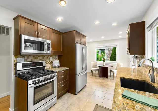 Photo 4 of Single family home for sale at 16026 16th Avenue SW, Burien, WA 98166 | MLS# NWM2568657 | Listing updated on 2026-10-01