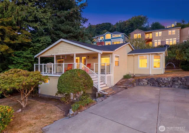Photo 1 of Single family home for sale at 28748 Sound View Dr S, Des Moines, WA 98198 | MLS# NWM2568661 | Listing updated on 2026-09-26