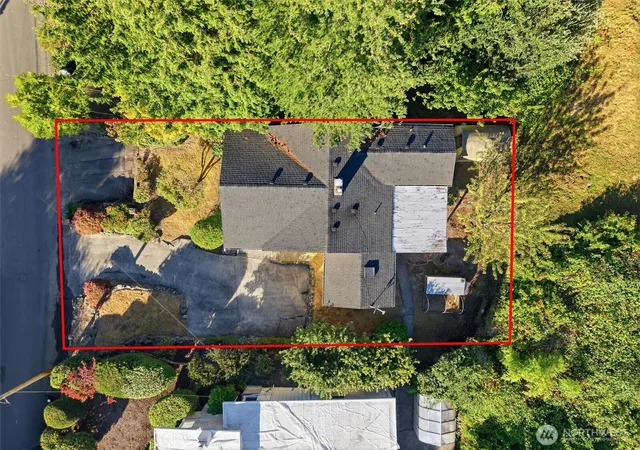Photo 3 of Single family home for sale at 28748 Sound View Dr S, Des Moines, WA 98198 | MLS# NWM2568661 | Listing updated on 2026-09-26