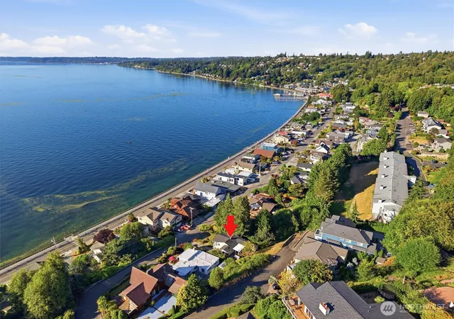 Photo 4 of Single family home for sale at 28748 Sound View Dr S, Des Moines, WA 98198 | MLS# NWM2568661 | Listing updated on 2026-09-26
