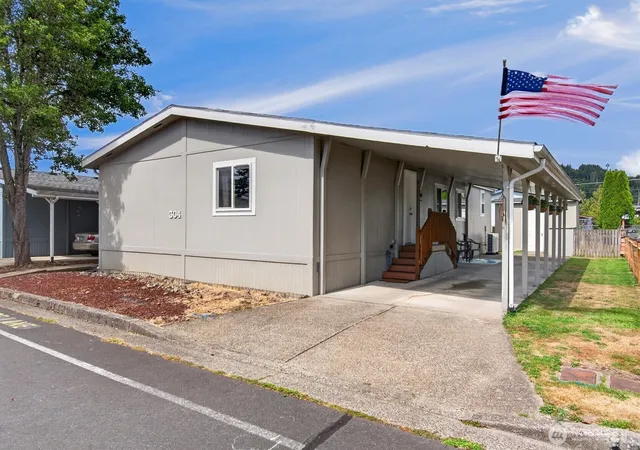 Photo 1 of Sale Pending at 304 Pheasant Ln, Longview, WA 98632 | MLS# NWM2568664 | Listing updated on 2026-08-27