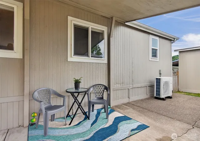 Photo 3 of Sale Pending at 304 Pheasant Ln, Longview, WA 98632 | MLS# NWM2568664 | Listing updated on 2026-08-27
