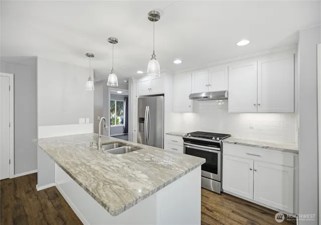 Photo 4 of Single family home for sale at 15952 SE 176th Place, Renton, WA 98058 | MLS# NWM2568666 | Listing updated on 2026-09-23